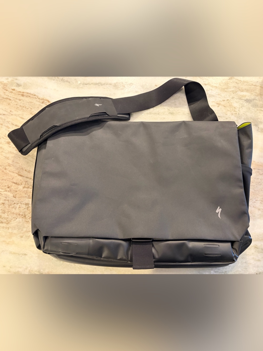 Specialized Waterproof Bike Bag Messenger Laptop Bag 15L — Black